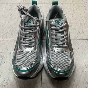 Steve Madden solar green multi sneaker